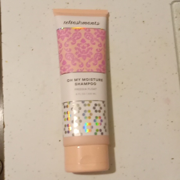 Refreshments Brand-"OH MY MOISTURE SHAMPOO"- Freesia Float-8fl oz / 235 ml - Picture 3 of 3